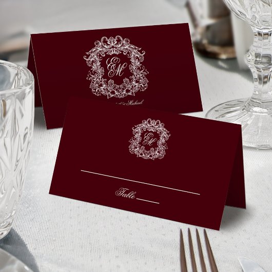 Elegant Burgundy Vintage Crest Monogram Wedding Plaatskaartje