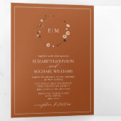 Elegant Burnt Sinaasappel Floral Crest Monogram We Drieluik Uitnodiging (Binnenzijde eerst)