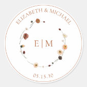 Elegant Burnt Sinaasappel Floral Crest Monogram We Ronde Sticker (Voorkant)