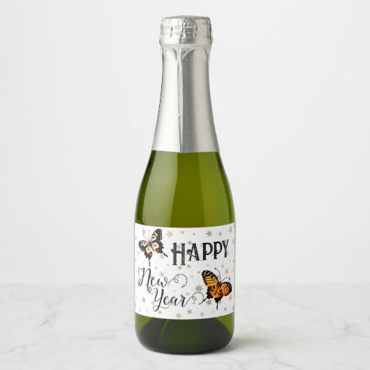 Elegant Butterflies & Stars White Happy Nieuwjaar Sparkling Wijnetiket (Voorkant)