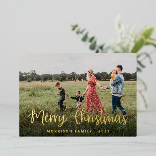 Elegant Calligrafie Familie met Kerstmis Folie Feestdagenkaart (Staand Voorkant)