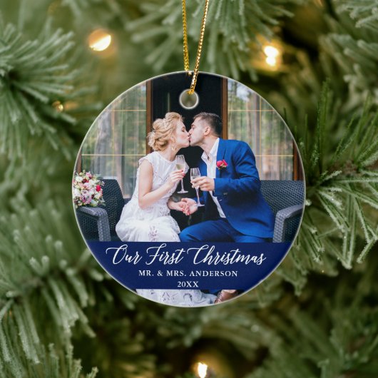 Elegant Calligrafie Ons eerste kerstblauw Keramisch Ornament (Boom)