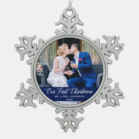 Elegant Calligrafie Ons eerste kerstblauw Tin Sneeuwvlok Ornament (Voorkant)