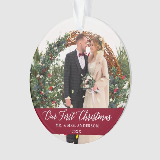 Elegant Calligrafie Ons eerste kerstfeest Bourgogn Ornament (voorkant)