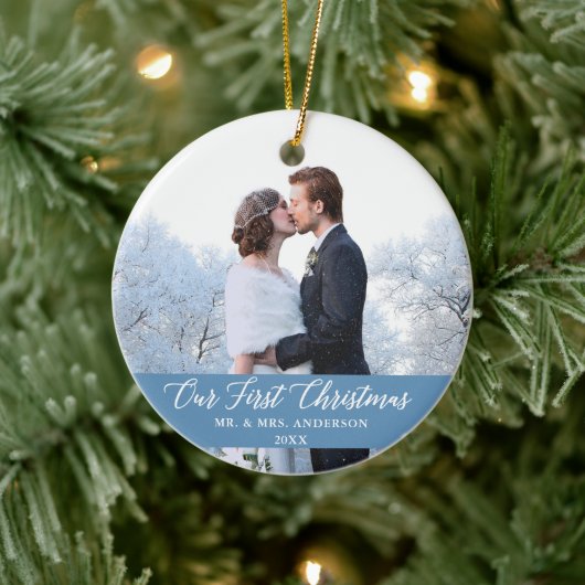 Elegant Calligrafie Ons eerste kerstlicht blauw Keramisch Ornament (Boom)