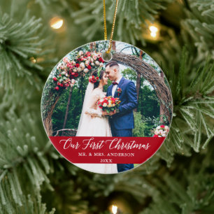 Elegant Calligrafie Onze eerste kerstfoto Rood Keramisch Ornament