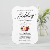 Elegant Calligrafiescript Burgundy Floral Wedding Kaart (Staand voorkant)