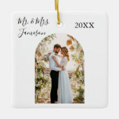 Elegant Calligraphy Arch Photo Lijst Pas getrouwd Keramisch Ornament (Voorkant)