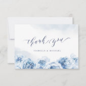 Elegant calligraphy dusty blue floral bruiloft bedankkaart (Voorkant)