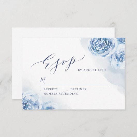 Elegant calligraphy dusty blue floral bruiloft RSVP kaartje (Voorkant / Achterkant)