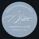 Elegant Calligraphy Dusty Blue Wedding Ronde Sticker<br><div class="desc">Deze kalligrafie stoffige blauwe bruiloft sticker zal de perfecte aanvulling op uw gunsten of enveloppen om een over-the-top elegante bruiloft te vieren. Het script lettertype voegt een vleugje verfijning toe terwijl de moderne lay-out het fris en stijlvol houdt. Het is de perfecte manier om te vieren met je geliefden en...</div>