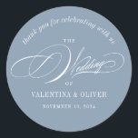 Elegant Calligraphy Dusty Blue Wedding Ronde Sticker<br><div class="desc">Deze kalligrafie stoffige blauwe bruiloft sticker zal de perfecte aanvulling op uw gunsten of enveloppen om een over-the-top elegante bruiloft te vieren. Het script lettertype voegt een vleugje verfijning toe terwijl de moderne lay-out het fris en stijlvol houdt. Het is de perfecte manier om te vieren met je geliefden en...</div>