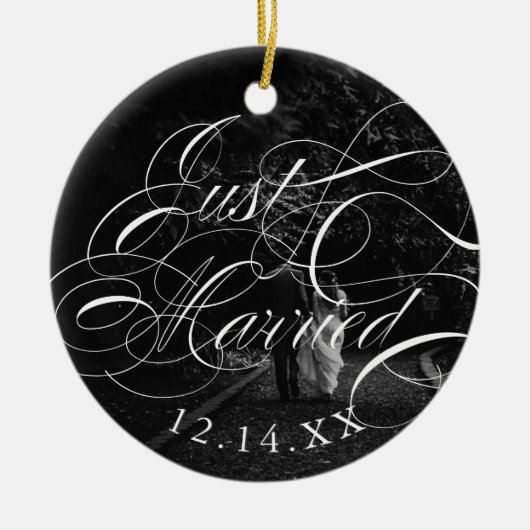 Elegant Calligraphy Just Married Wedding Photo Keramisch Ornament (Voorkant)