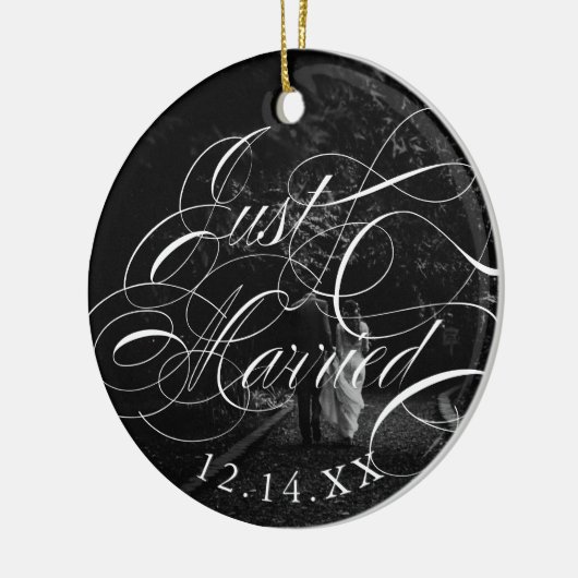 Elegant Calligraphy Just Married Wedding Photo Keramisch Ornament (Links)