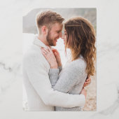 Elegant Calligraphy Monogram Photo Gold Folie Uitnodiging (Achterkant)