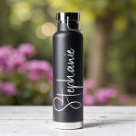 Elegant Calligraphy Script Personalized Name Waterfles<br><div class="desc">Elegant Calligraphy Script Personalized Name Water Bottle features your custom name in elegant calligraphy script. Perfect as personalized gifts for family and friends for Christmas and birthdays or as favors for weddings and events. Add a personalized touch to custom corporate gifts and more. Designed by ©2025 Evco Studio www.zazzle.com/store/evcostudio</div>