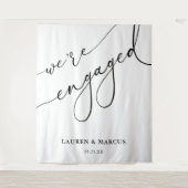 Elegant Calligraphy We zijn Engaged Party Wandkleed (Voorkant)