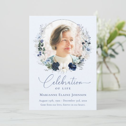 Elegant Celebration of Life Floral Photo Memorial Kaart (Staand voorkant)