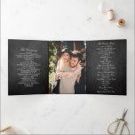 Elegant Chalkboard Wedding Drieluik Programma<br><div class="desc">Deze mooie programma's zijn perfect voor iedereen die dit jaar getrouwd is. Het ontwerp is voorzien van elegante witte tekst op een achtergrond met een krijtbordstijl, zeer trendy maar met een tijdloze indruk. De tekst van de sjabloon is gemakkelijk te personaliseren en er is ook ruimte om uw favoriete foto...</div>