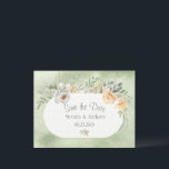 Elegant Champagne Ivory Floral Save the Date Briefkaart<br><div class="desc">Zo'n elegant bloemontwerp met prachtige ivoren bloemen op een sage groene waterverf achtergrond. Een briefkaart voor een eenvoudigere bruiloft "Save the Date". De gedempte kleuren geven deze uitnodiging een romantisch gevoel. Ideaal voor elk seizoen.</div>