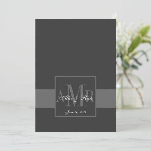 Elegant Charcoal Gray Monogram Wedding Invitation Kaart (Staand voorkant)