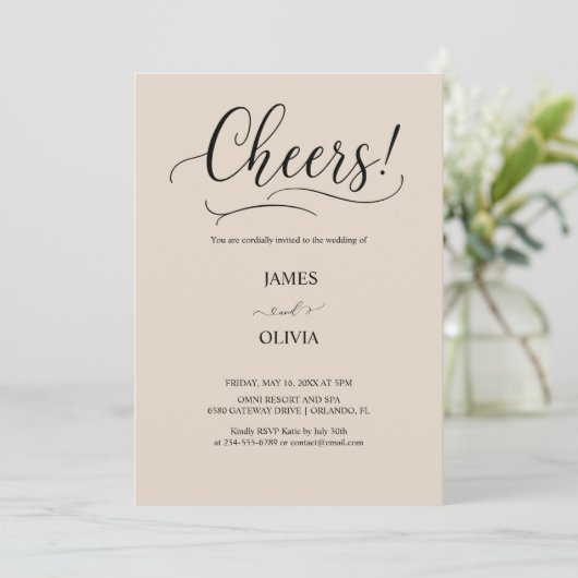 Elegant Cheers! Warm Beige Modern Script Wedding Kaart (Staand voorkant)
