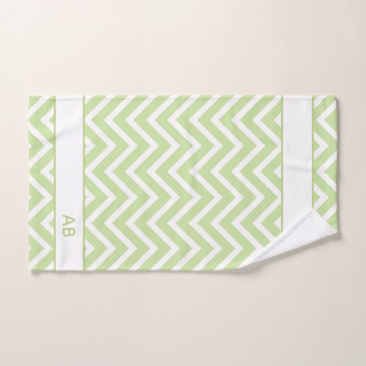 Elegant Chevron Pattern & Monogram on Sage Green Bad Handdoek (Handdoek)