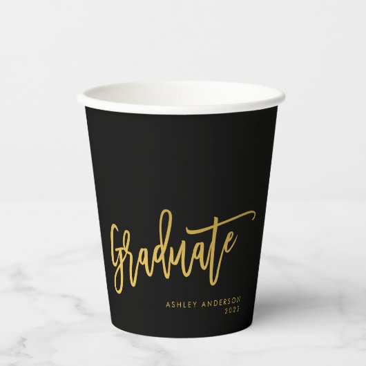 Elegant Chic Black Gold Script Afstuderen Papieren Bekers (Voorkant)