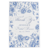 Elegant Chic Blue Toile Chinoiserie Vrijgezellenfe Medium Cadeauzakje (Voorkant)