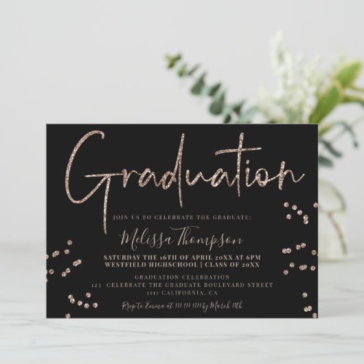 Elegant chic gold glitter script zwart afstuderen kaart (Staand voorkant)