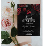 Elegant Chic Red Roses Black Sweet 16 Kaart<br><div class="desc">Een modern,  chic en glamoureus Sweet 16 met rode rozen op zwarte achtergrond.</div>