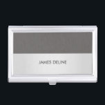 Elegant Chic Texture Grey Silver Visitekaarthouder<br><div class="desc">Houder van het elegante visitekaartje met textuur grijs en een zilverstripe achtergrond. U kunt uw monogram of naam aan het toevoegen.</div>
