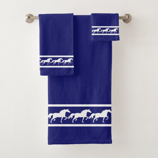 Elegant, Chic White Horses on Navy Blue Bad Handdoek (Insitu)