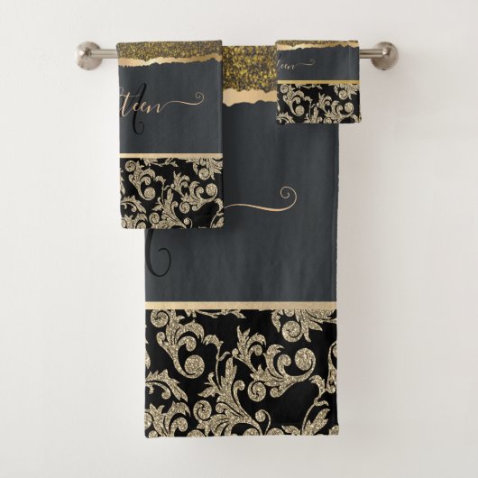 Elegant Chique Zwart Goud Swirls Monogram Bad Handdoek (Insitu)