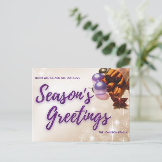 Elegant Cinnamon Paarse Glitter Script Kerstmis Feestdagenkaart (Staand voorkant)