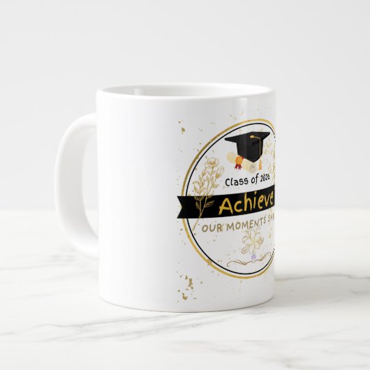 Elegant Class of 2026 Graduation Gold Floral Coffe Grote Koffiekop (Links)