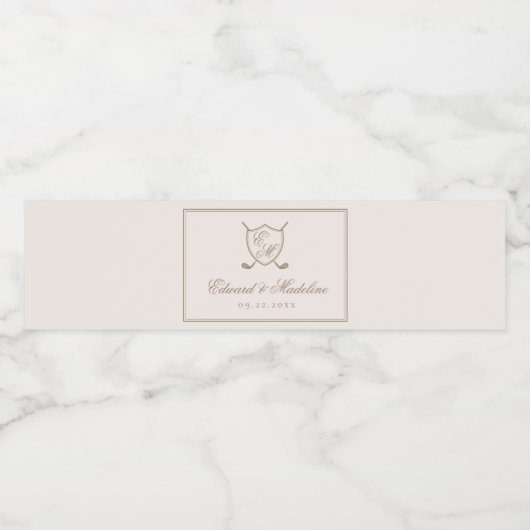 Elegant Classic Crest Monogram Golf Wedding Waterfles Etiket (Enkel label)