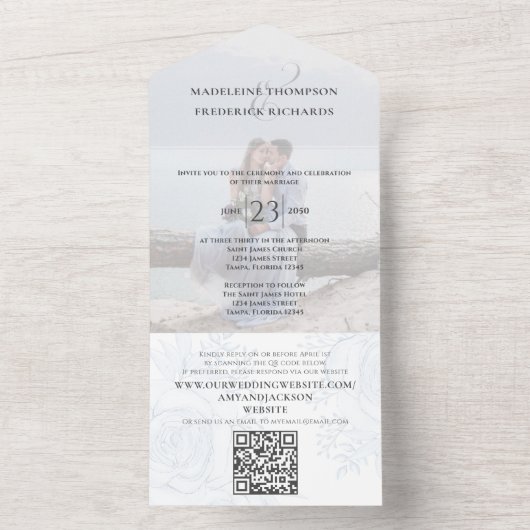 Elegant Classic Dusty Blue QR Code Bloemen RSVP All In One Uitnodiging (Binnen)