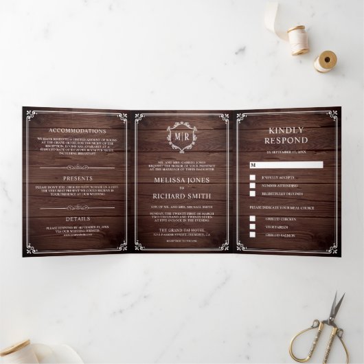 Elegant Classic Rustic Barn Wood Monogram Weddensc Drieluik Uitnodiging (Binnen)