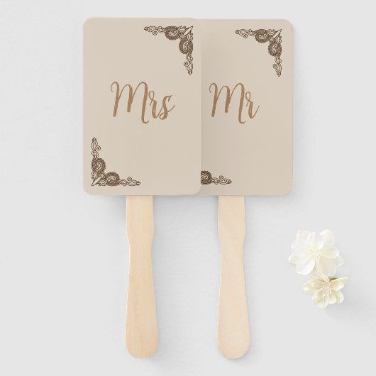 Elegant Classy Beige Mrs. of Mr Wedding Game Handwaaier (Voorkant en achterkant)