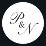 Elegant Classy Black en White Monogram Wedding Ronde Sticker<br><div class="desc">Traditionele sticker voor bruiloft in klassiek zwart-wit met een eenvoudig design met twee initiaal monogram in een elegante kalligrafie. Dit stijlvolle ontwerp is perfect voor een formele bruiloft. Deze stickers zijn groot als envelopzegels of voor partijgunsten.</div>