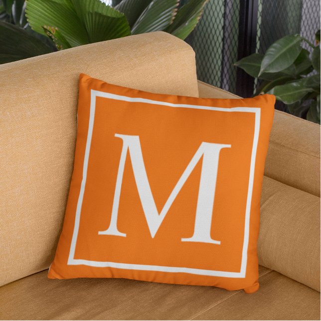 Elegant Classy Oranje Monogram aanpassen Buitenkussen (Creator heeft geüpload)
