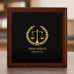 Elegant Classy Zwart & Goud Advocaat Zakelijk Cadeaudoosje<br><div class="desc">Elegant Classy Black & Gold Lawyer Business geschenkdoos Het is het perfecte geschenk voor elke advocaat of advocatenkantoor. Het is een unieke en doordachte manier om waardering te shows en maakt veel indruk. Het zal zeker een hit zijn in de kantoor.</div>
