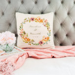 Elegant Colorful Waterverf Floral Wedding Names Kussen<br><div class="desc">Persoonlijk Elegant Colorful Waterverf Floral Wedding Sierkussen</div>