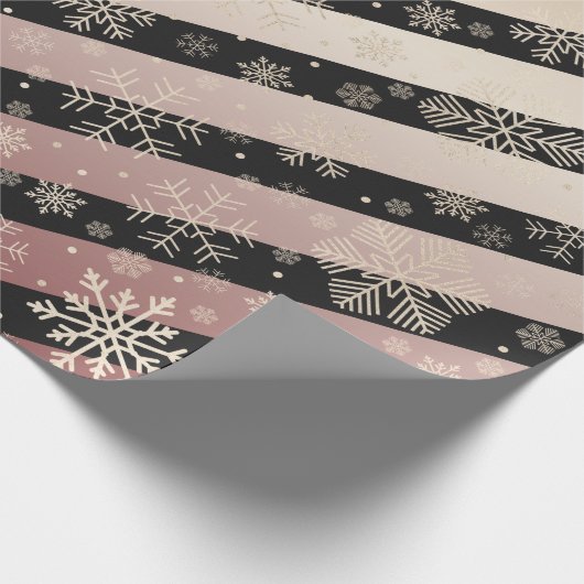 Elegant Copper Black Kerstmis Snowflake Patroon Cadeaupapier (Hoek)