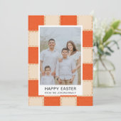 Elegant Coral & Cream Pattern Happy Easter Photo Feestdagenkaart (Staand voorkant)
