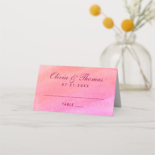 Elegant Coral en Roze Waterverf bruiloft Monogram Plaatskaartje (Voorkant)