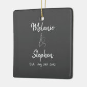 Elegant Couple Names Date Script Gray Keramisch Ornament (Links)
