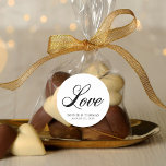 Elegant Cursive Love Wedding Ronde Sticker<br><div class="desc">Bruiloft sticker met het woord "liefde" in stijlvolle cursieve type. Personaliseer het door de plaatsaanduidingstekst te vervangen door uw eigen gegevens. Klik op de knop "Aanpassen" voor meer opties, zoals het lettertype en de grootte/kleur ervan of de spatiëring tussen letters wijzigen. *Het Zazzle-watermerk dat in het zoomvoorbeeld wordt weergegeven, wordt...</div>