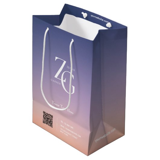 Elegant Custom Logo | QR Code Business Medium Cadeauzakje (Voorkant Gekanteld)